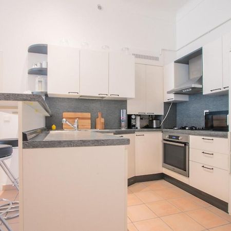 Spacious 2-Bedroom In The Centre Of Menton Eksteriør bilde